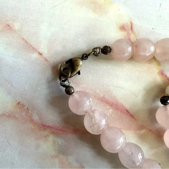 Rose Quartz, snow Quartz and mother of Pearl long necklace - Picture 6 of 10